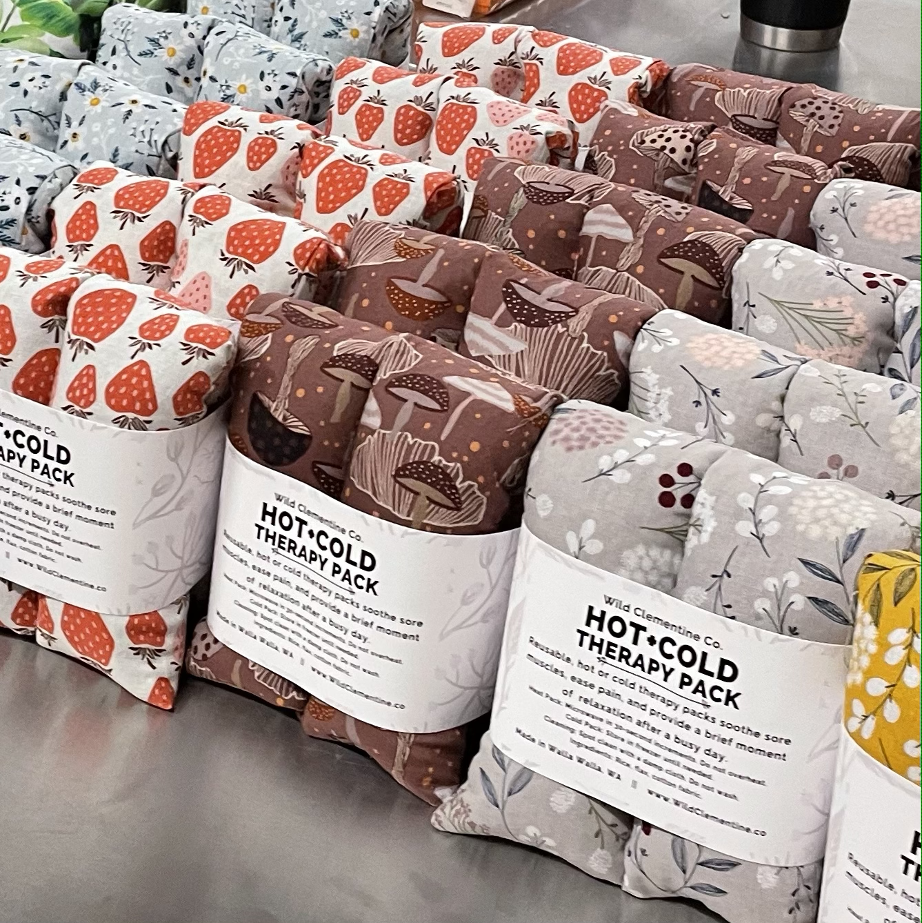 Heating Pad Neck Wrap, Hot + Cold Flaxseed Pack -Gold Floral