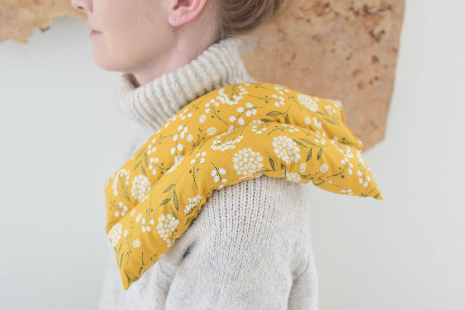 Heating Pad Neck Wrap, Hot + Cold Flaxseed Pack -Gold Floral